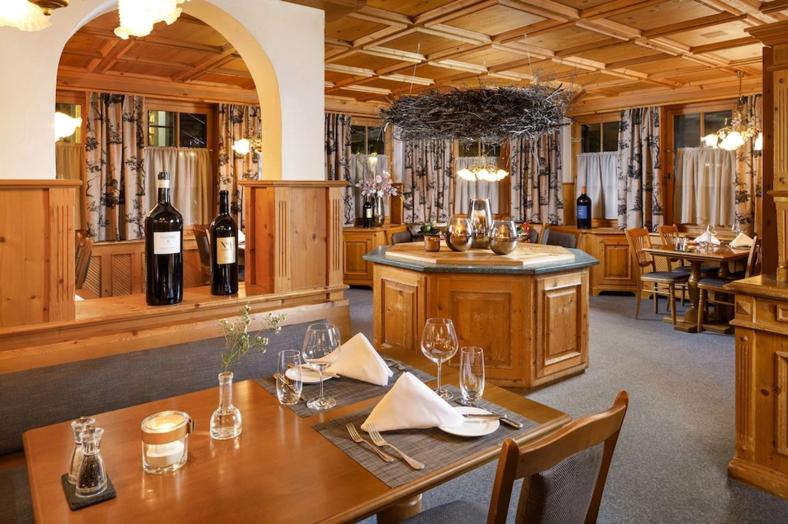 Hirschen Guesthouse - Village Hotel