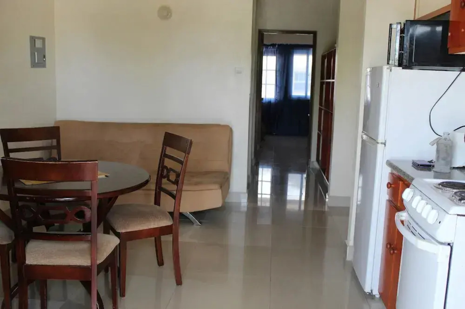 CHOJ Rentals - Sun Island Apartments