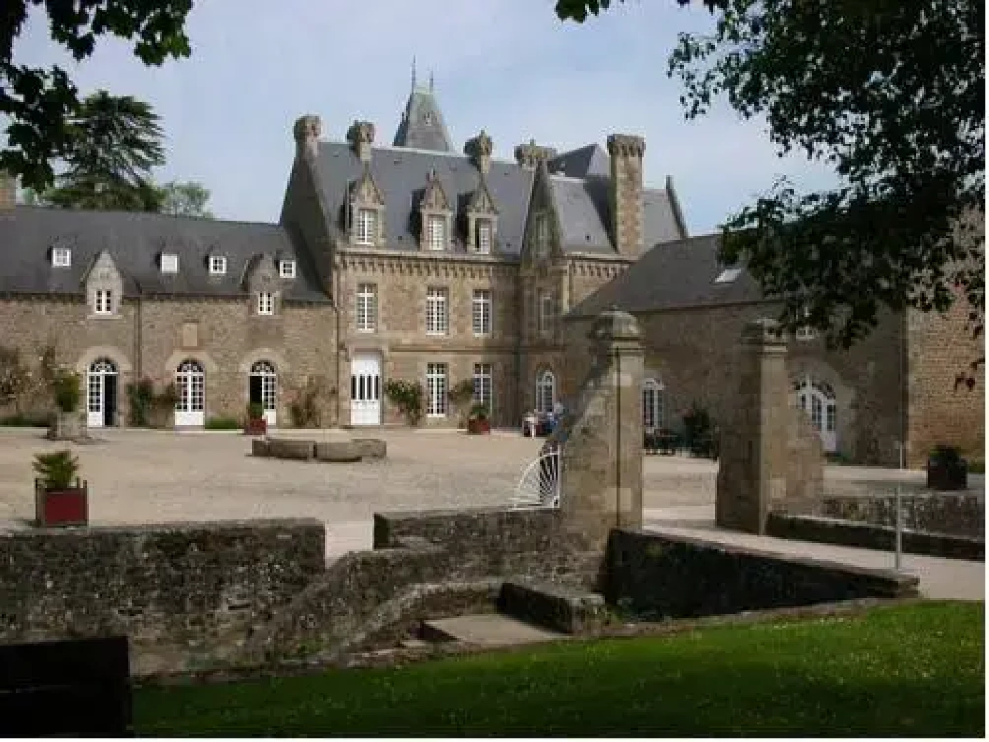 The Fremont Plaza Hotel