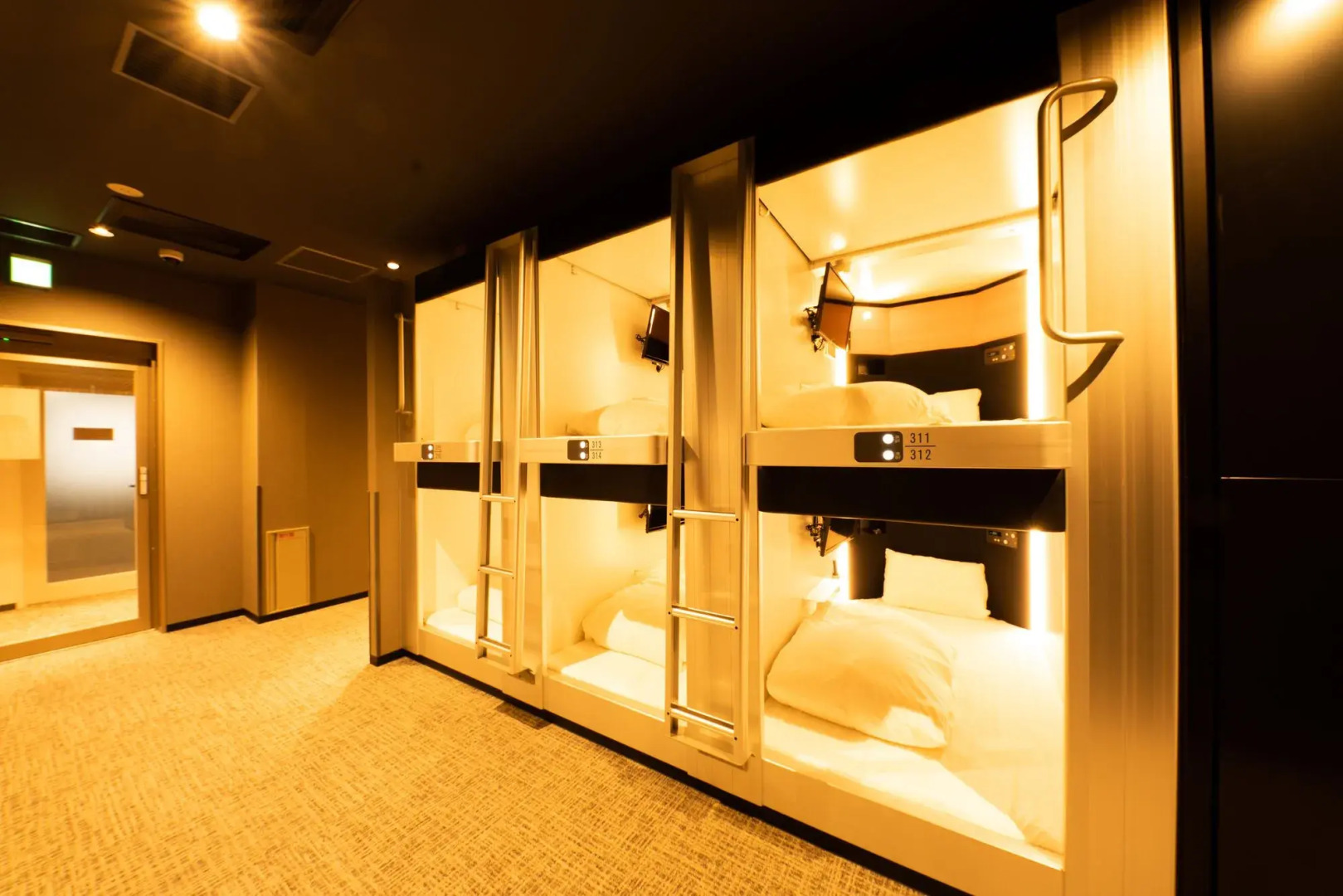 Global Cabin Yokohama Chukagai