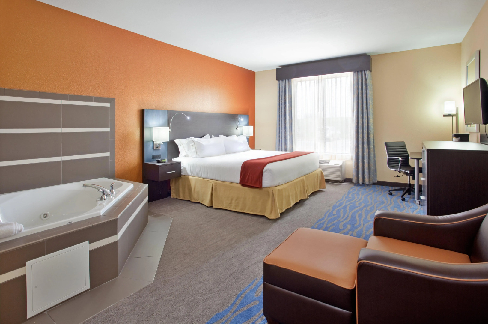 Holiday Inn Express & Suites St Louis Airport by IHG