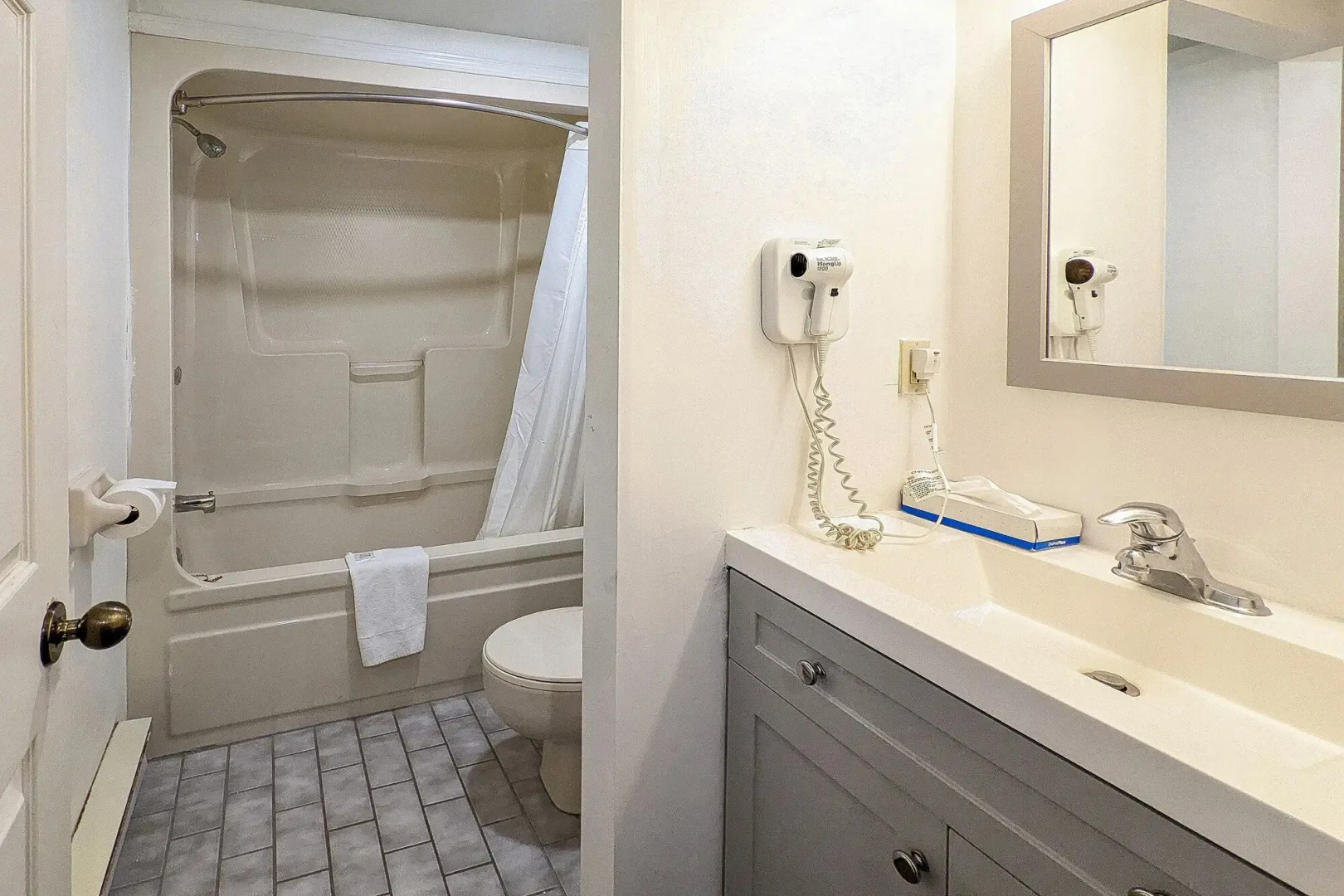 First Canada Inn Cornwall