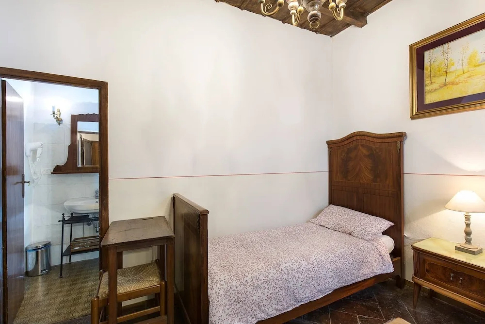 Four-room Apartment 15 Minutes From the Center of Milan