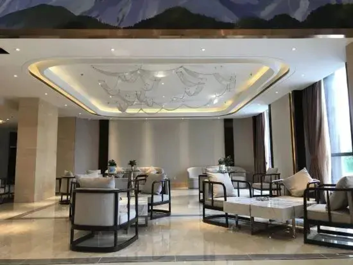 Four Seasons Oxygen Hotel Bomi