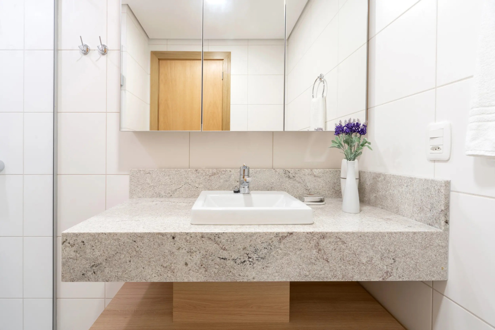 Novíssimo apto de 2 quartos no centro de Gramado