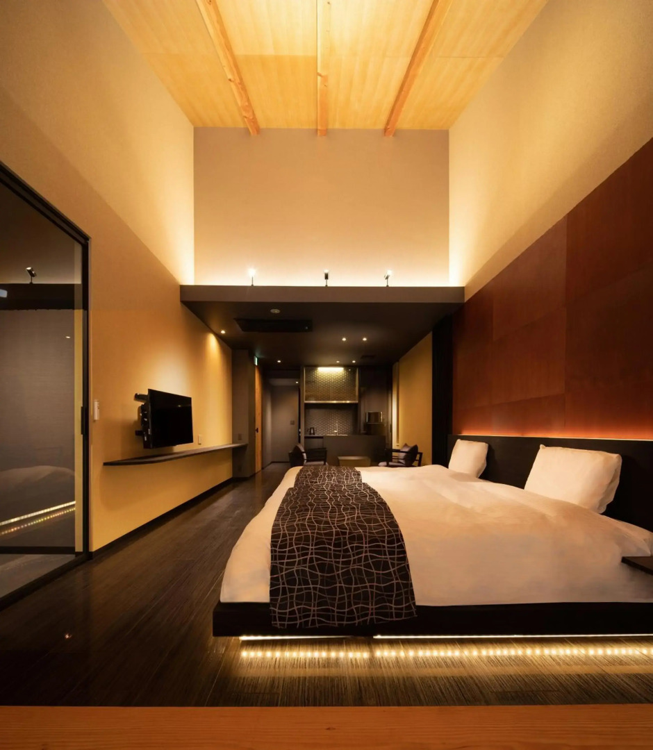 Tsumugi Tojihigashimonmae