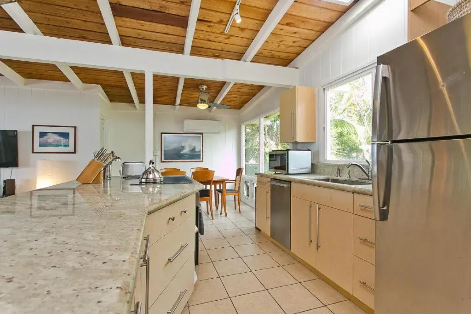 Waimea Point Oceanfront House - (with Air Conditioning)