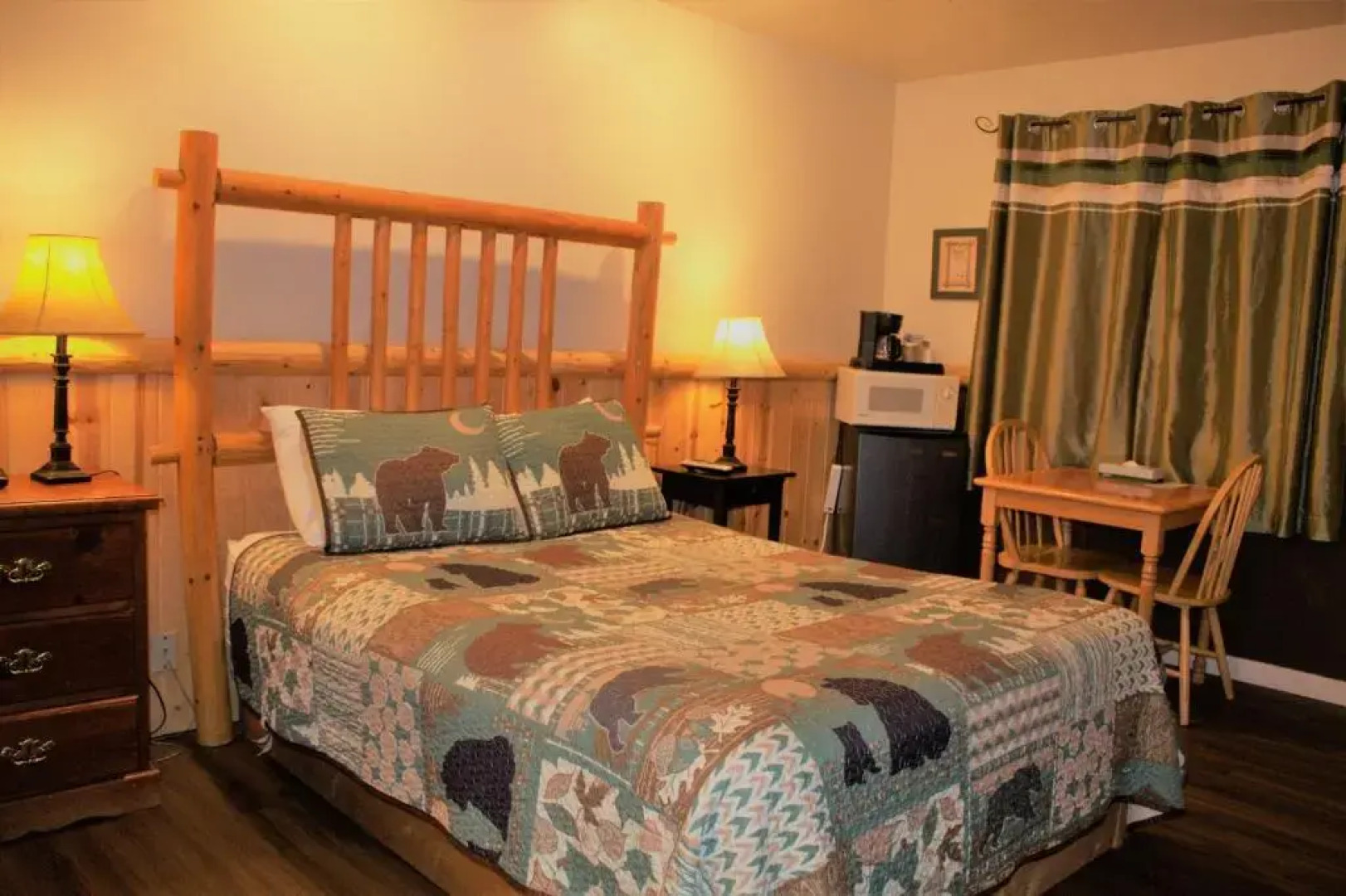 Rodeway Inn & Suites Fireside Lodge