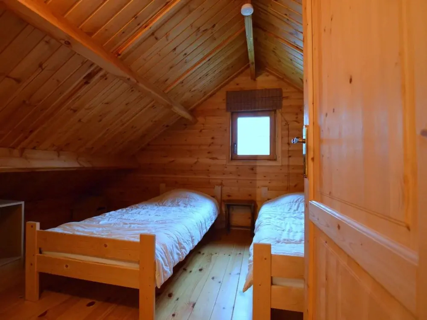 Chalet With Sauna, Fenced Garden and Beautiful Views near Dinant