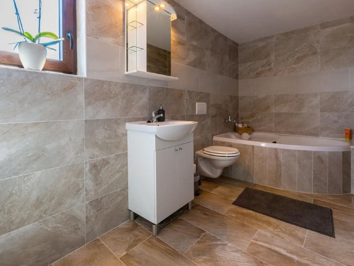 Large Holiday Home With Private Pool, Wellness & Sea View