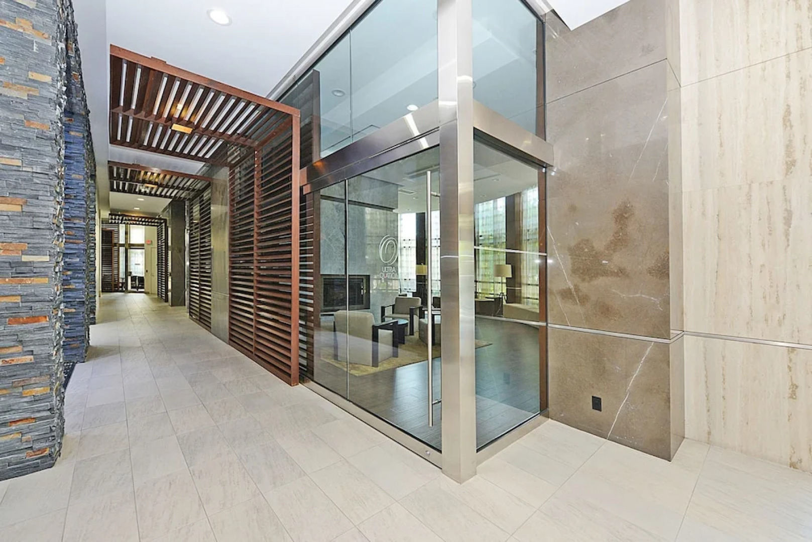 Sarkar Suites - 330 Burnhamthorpe Road