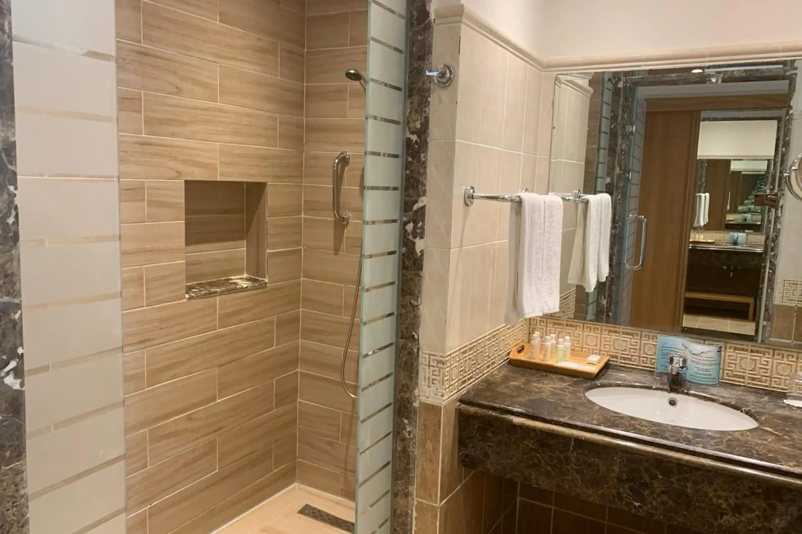 Lahami Bay Beach Resort And Gardens