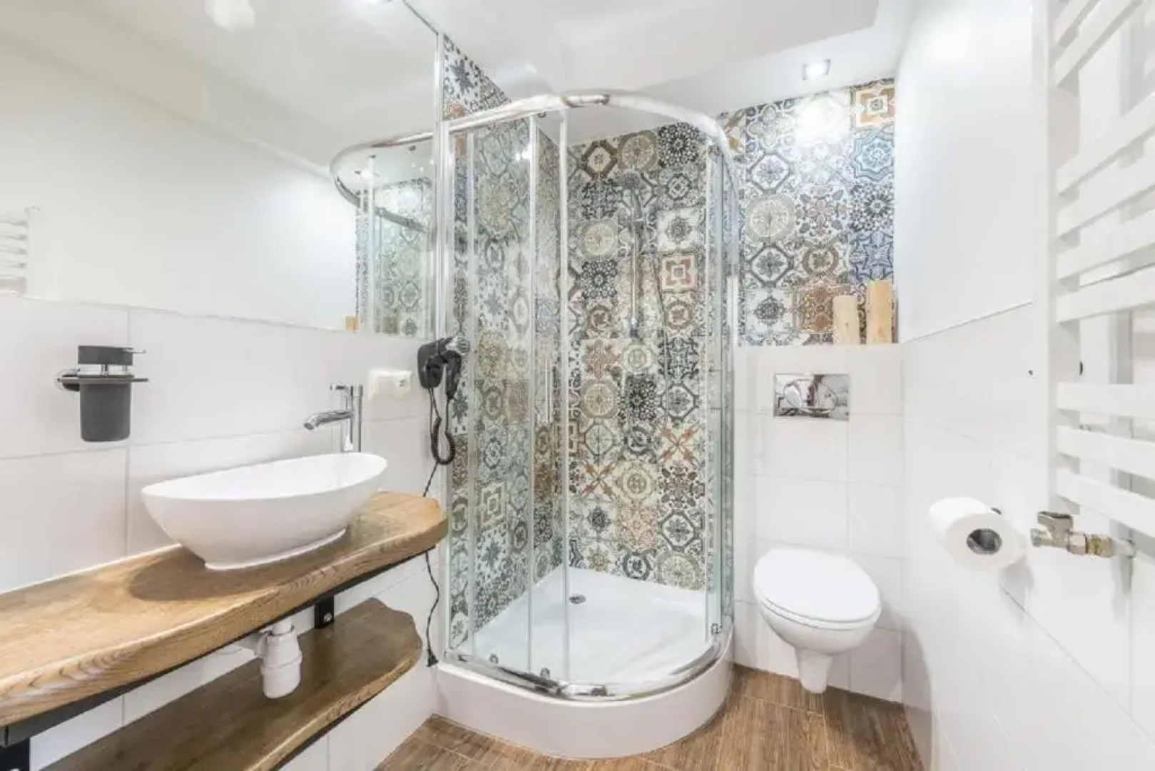 Biały Jelen Z Basenem I Jacuzzi