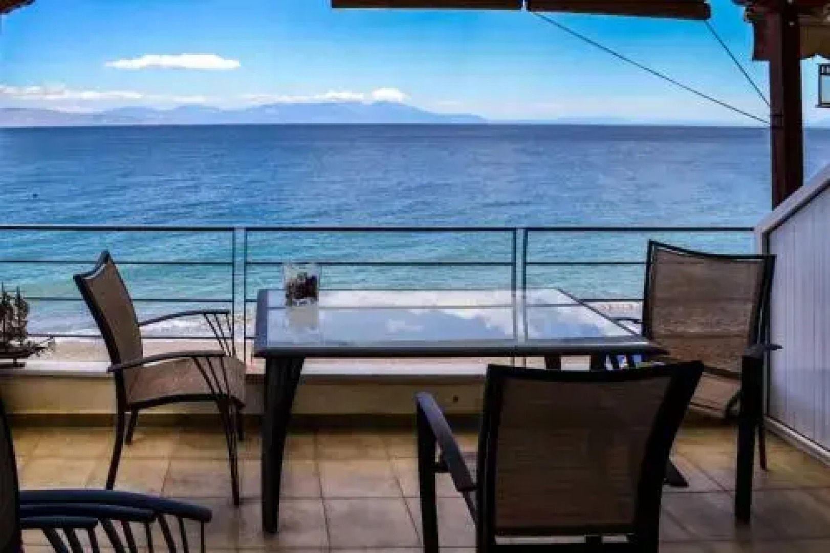 Eclectic Residence with Beach at the Doorstep