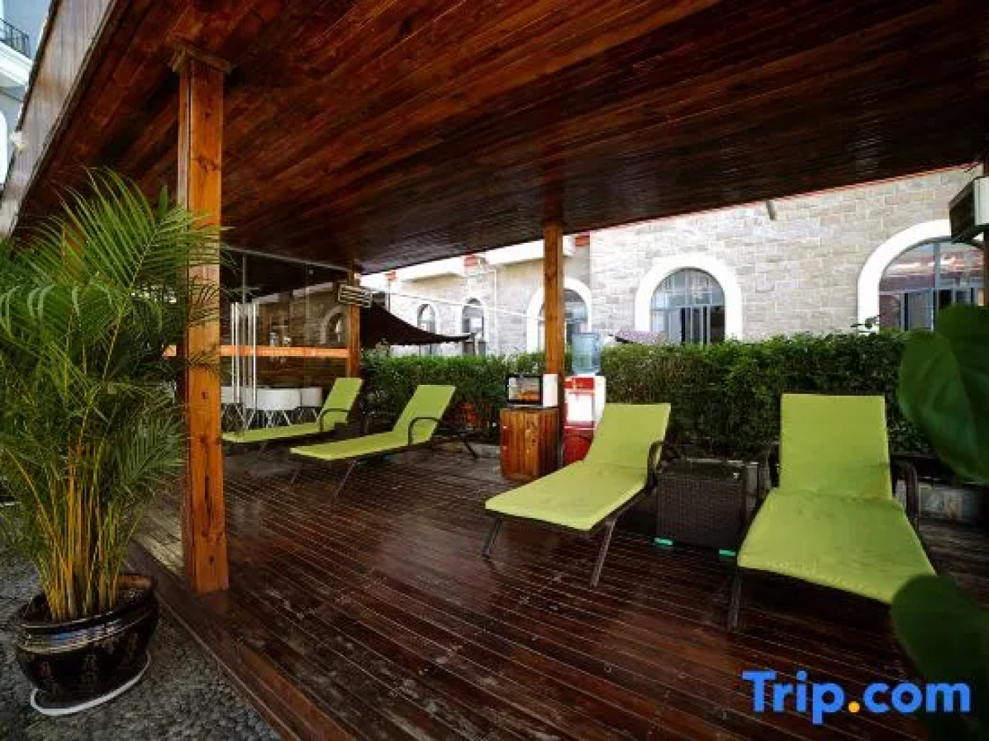 Wutong Hot Spring Hotel