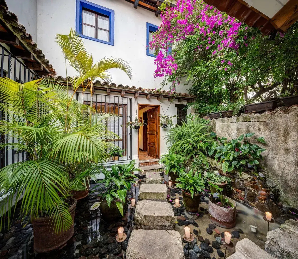 Casa Encantada by Porta Hotels