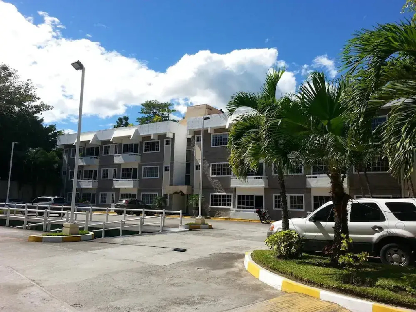Suites & Apartments San Benito Flats