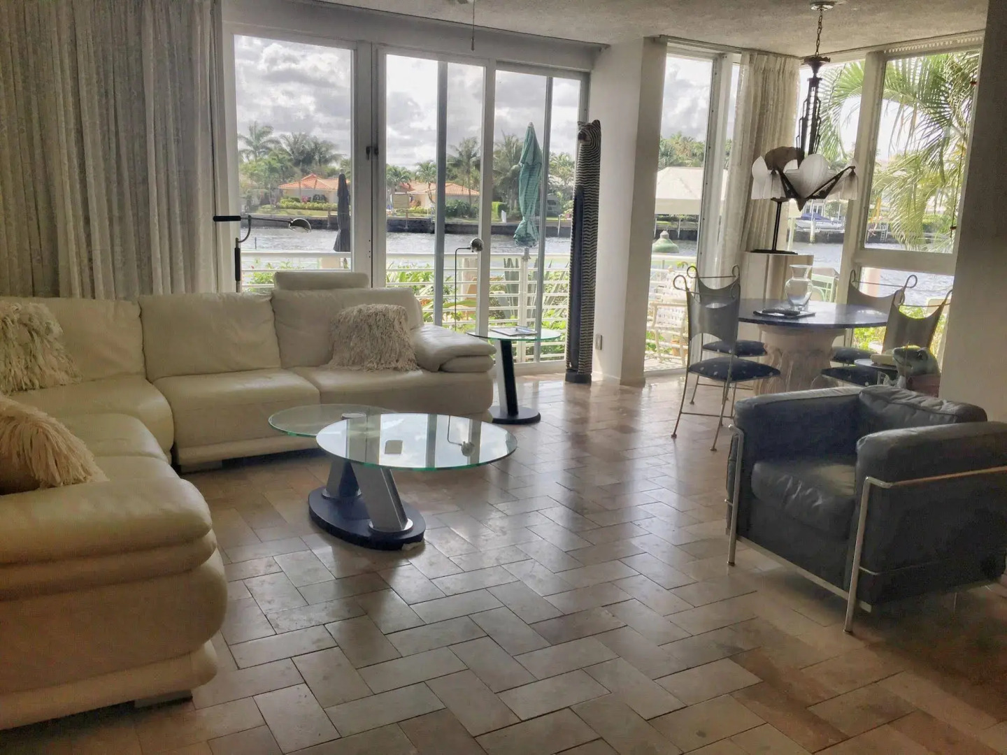 Manhattan Tower Apartment Hotel