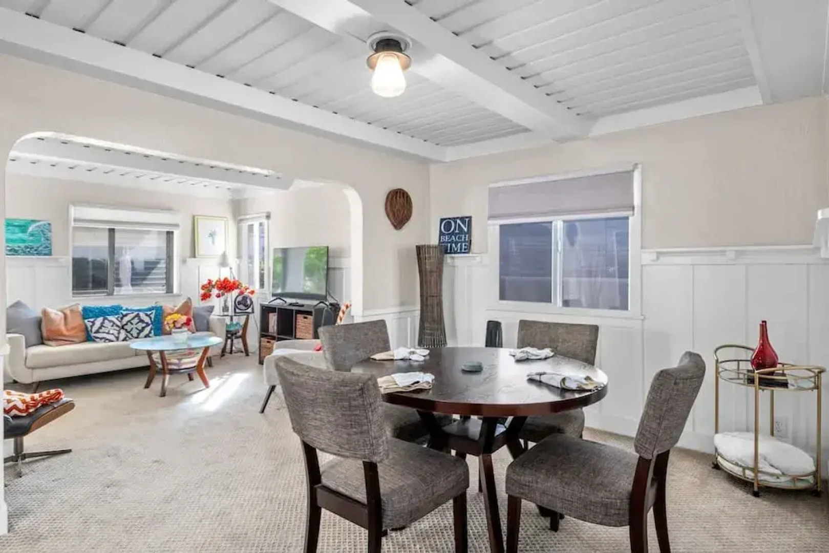 Beachside Bungalow 5 Minute Walk From the Shore