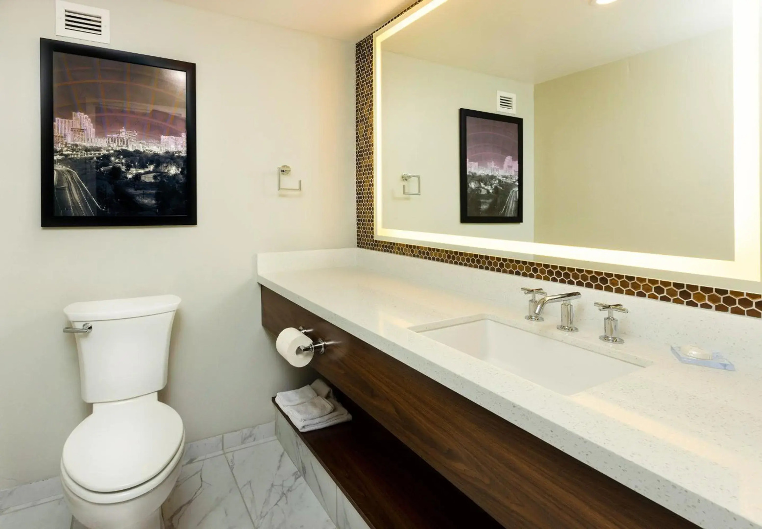 Sands Regency Casino Hotel — только для взрослых