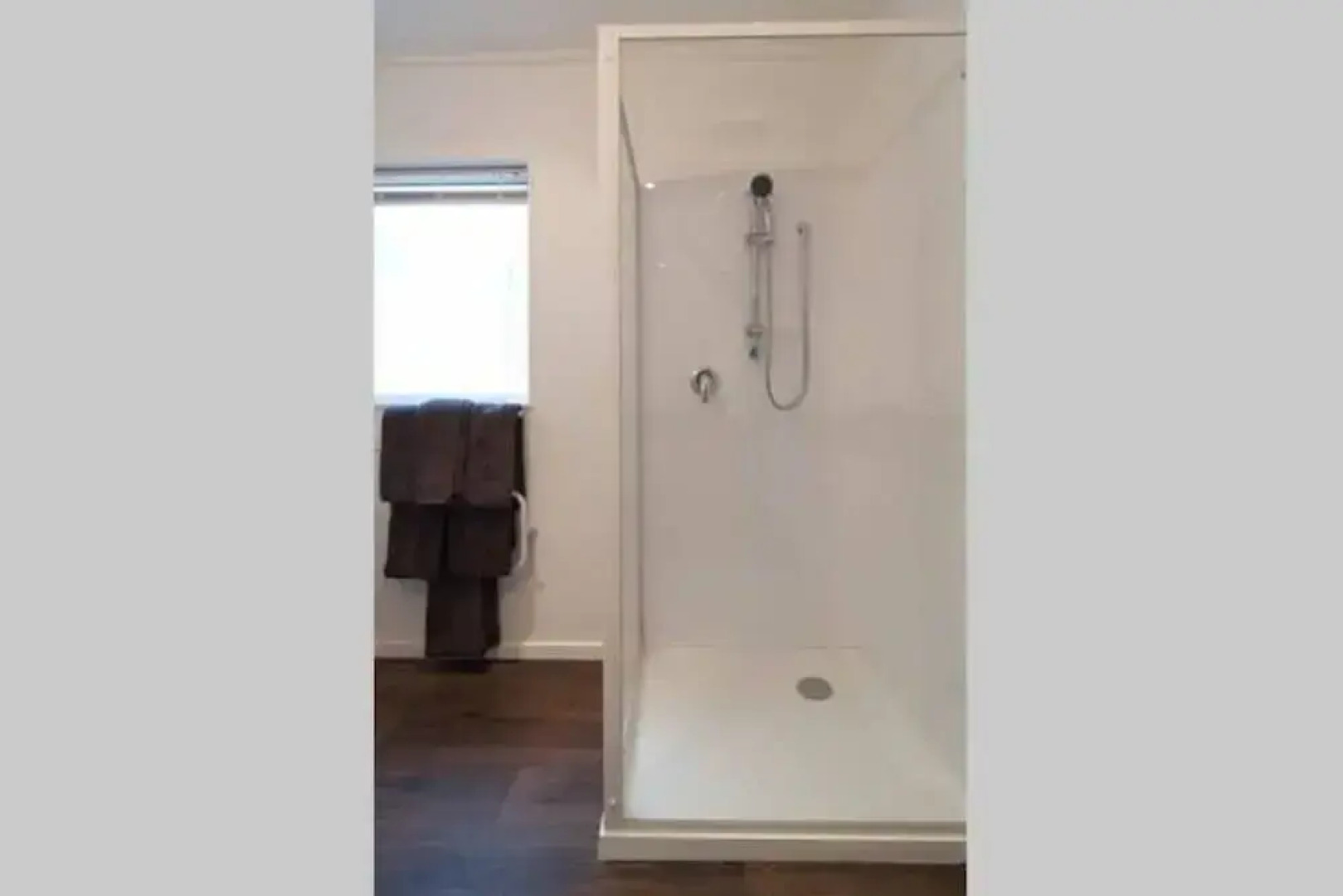 Christchurch City & Country Cottages - Nut Point Cottage