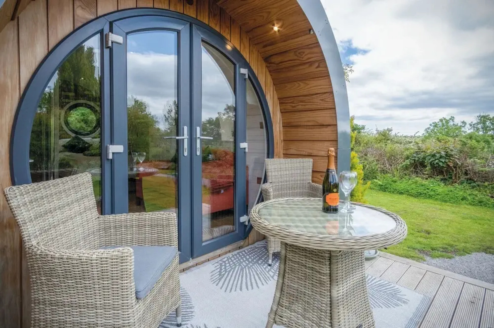 Woody's - 1 Bedroom Pod - Cold Inn