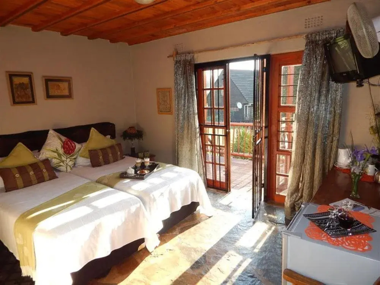 Insimbi Bed  Breakfast