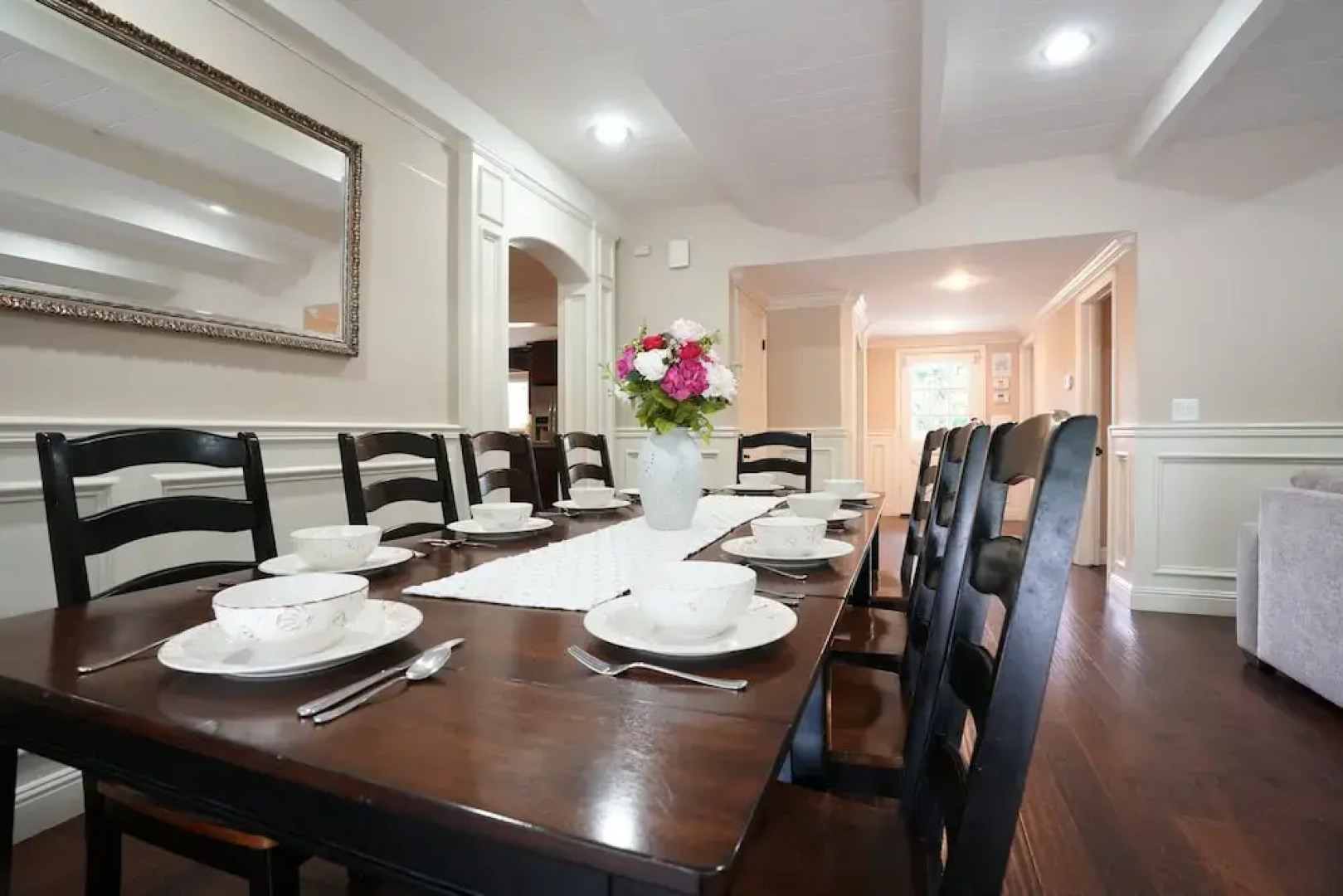 Incredible Estate 5 Bedrooms 3 Bathroom W/resort Style Rock Pool & Jacuzzi