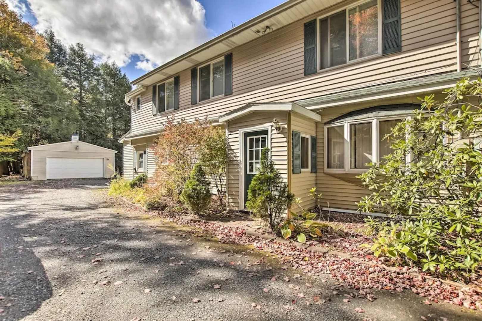 Spacious Apt w/ Yard: 3 Mi to Windham Mountain