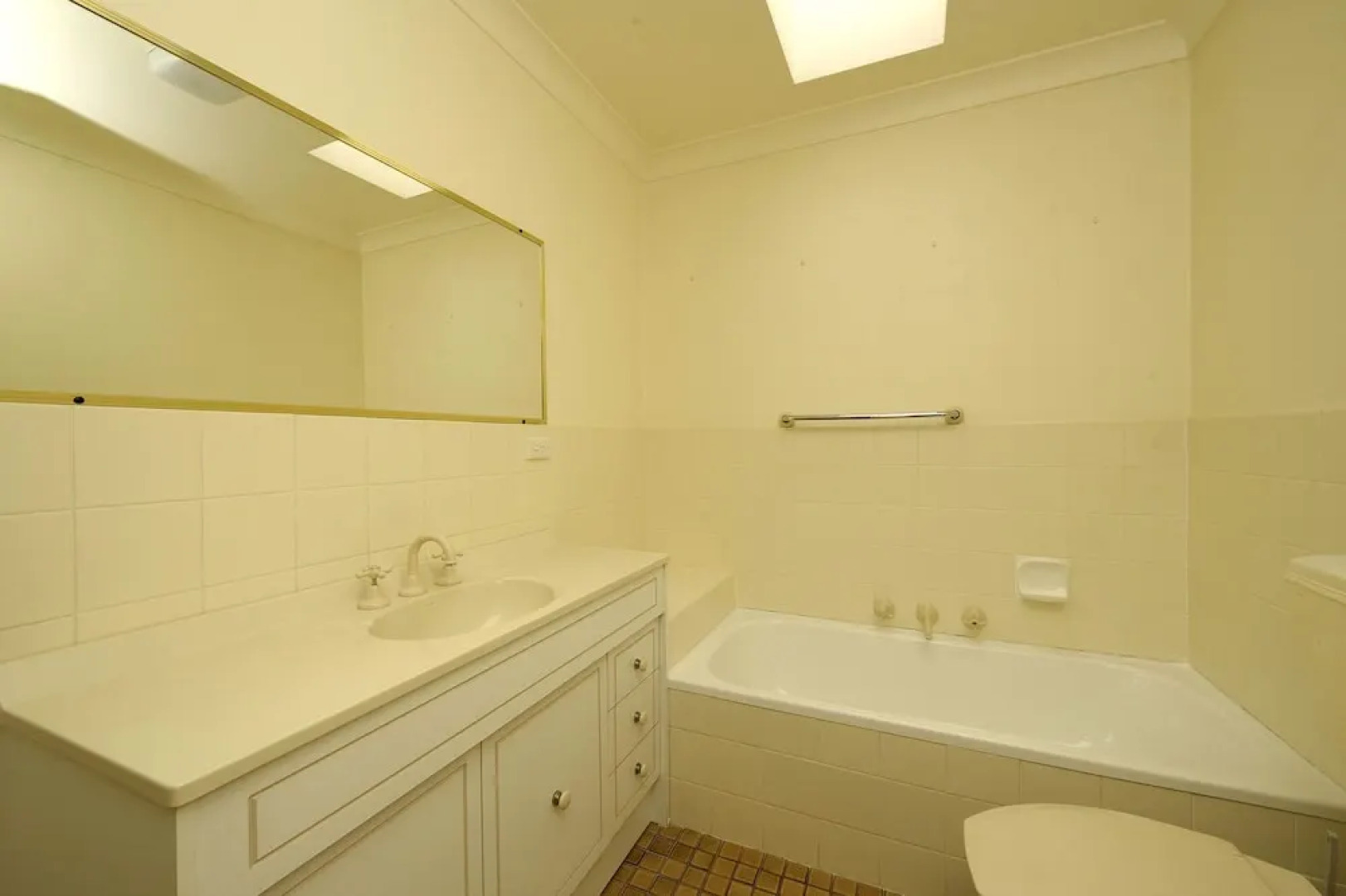 The Crest Unit 1 - Shoal Bay