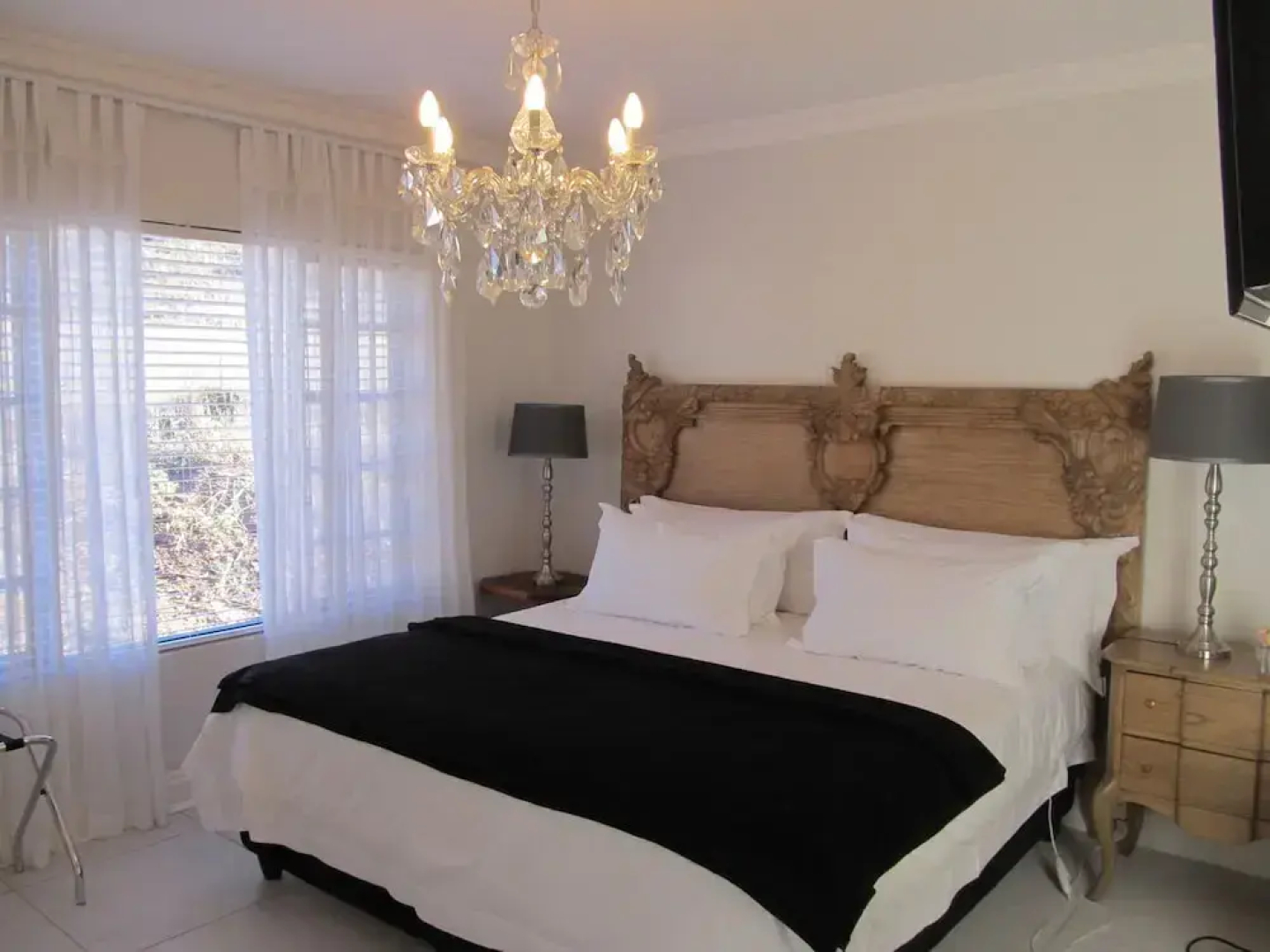 La Riviera Guesthouse