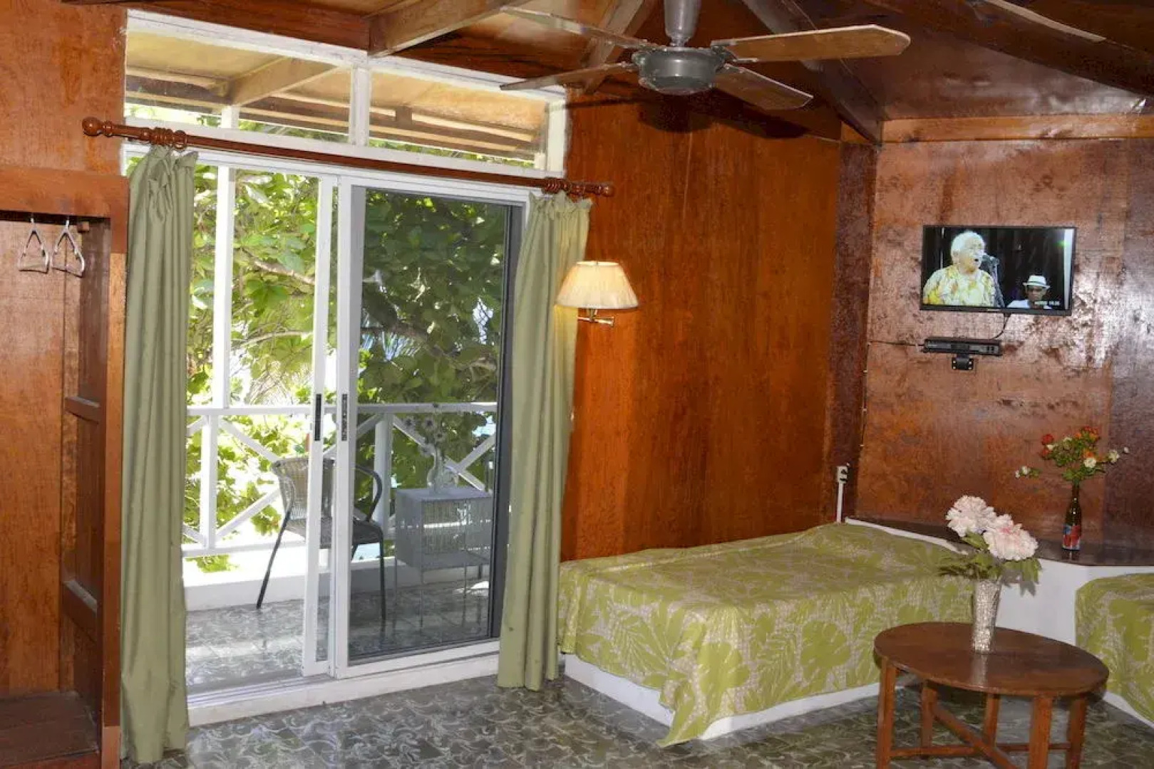 Ouanga Bay Beach Hotel