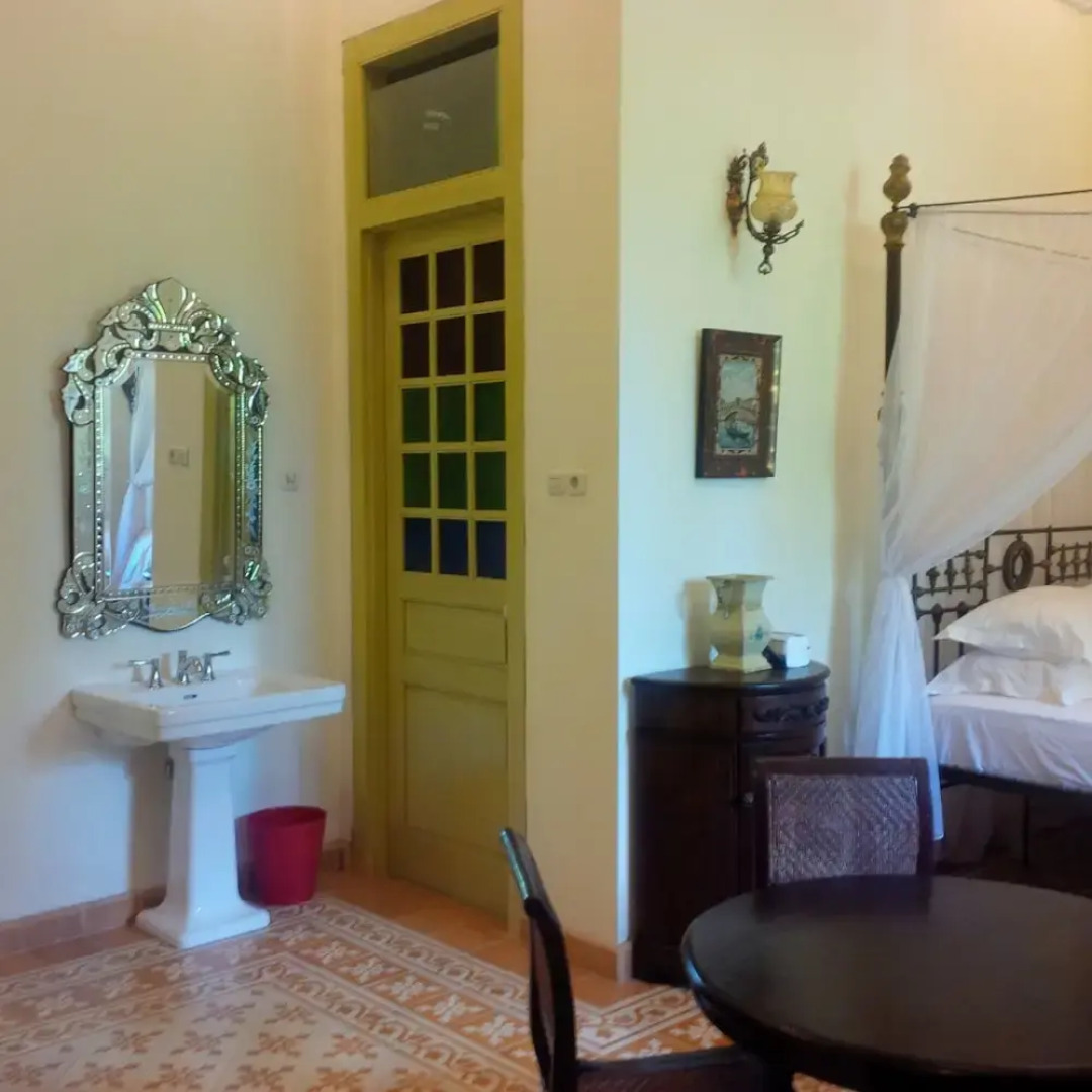 The Ermaja's Pavilion Hotel