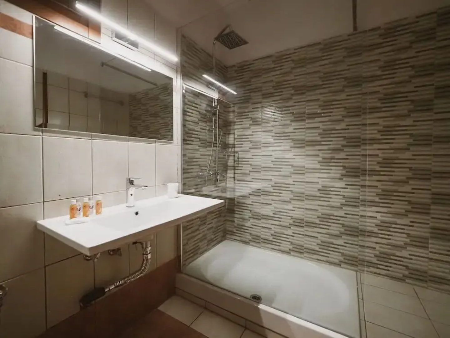 Elati Leisure -suites & apartments-