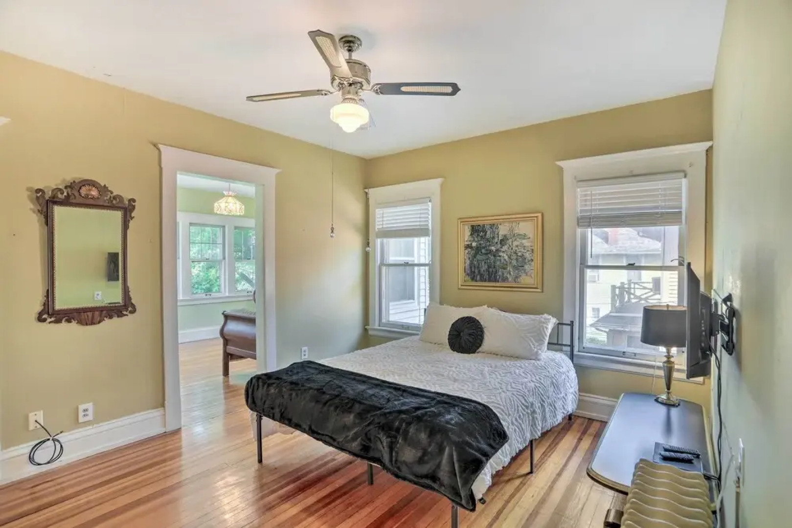 Historic Regal Retreat ~ 2 Mi to Dtwn Toledo!