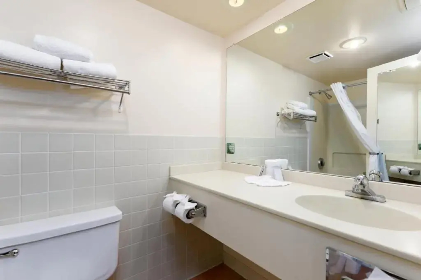 Studio 6 Suites Lake Havasu City, AZ