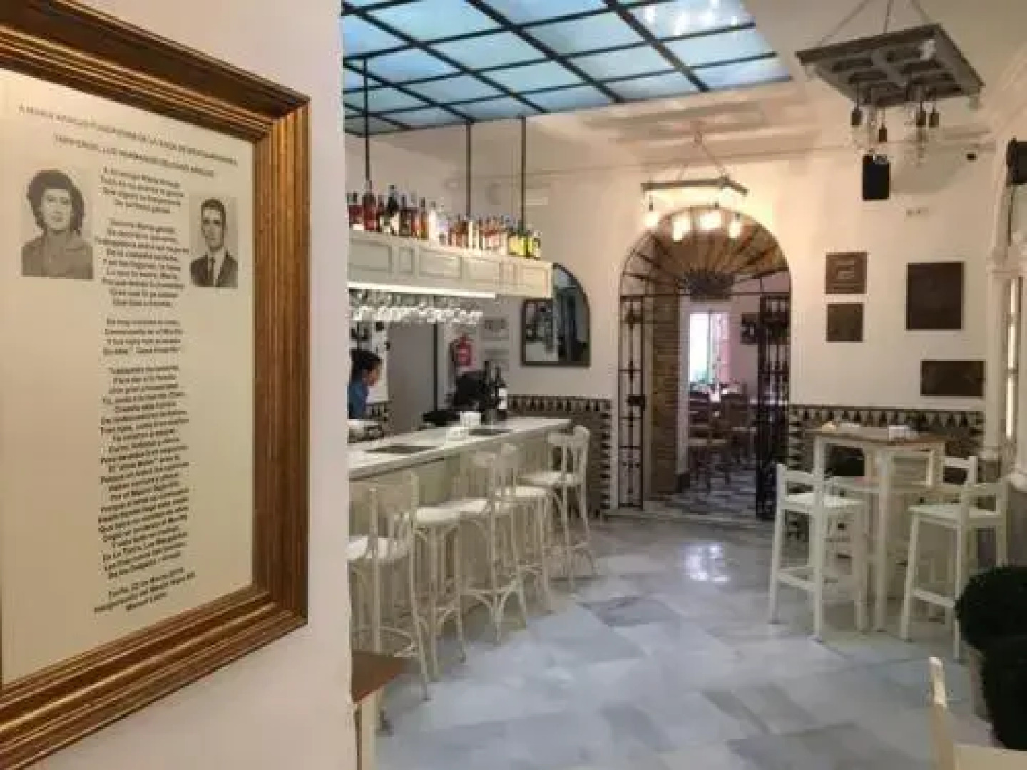 La Casa Amarilla Rooms & Suites