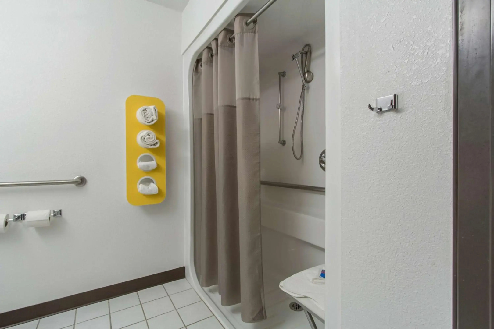 Microtel Inn & Suites by Wyndham Cleveland Streetsboro