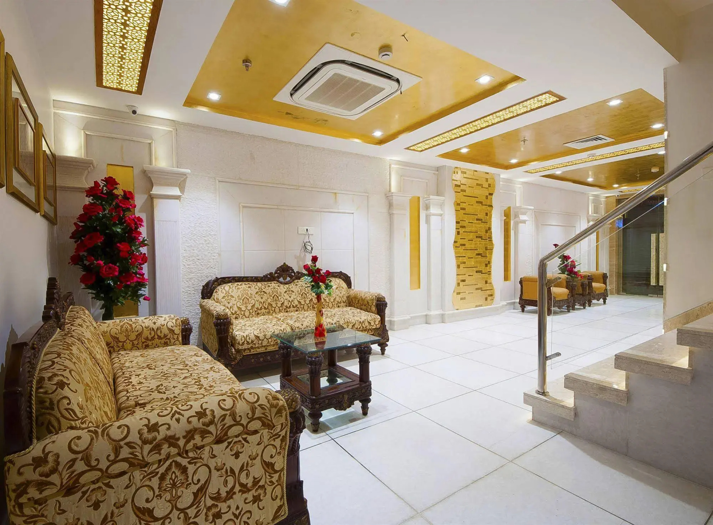 Hotel Swaran Palace
