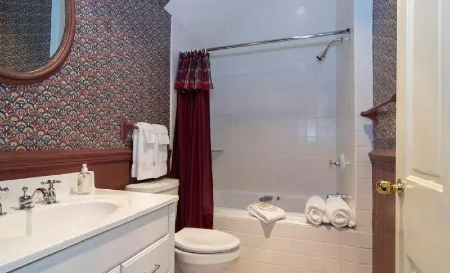 The Rochester Inn, A Historic Hotel