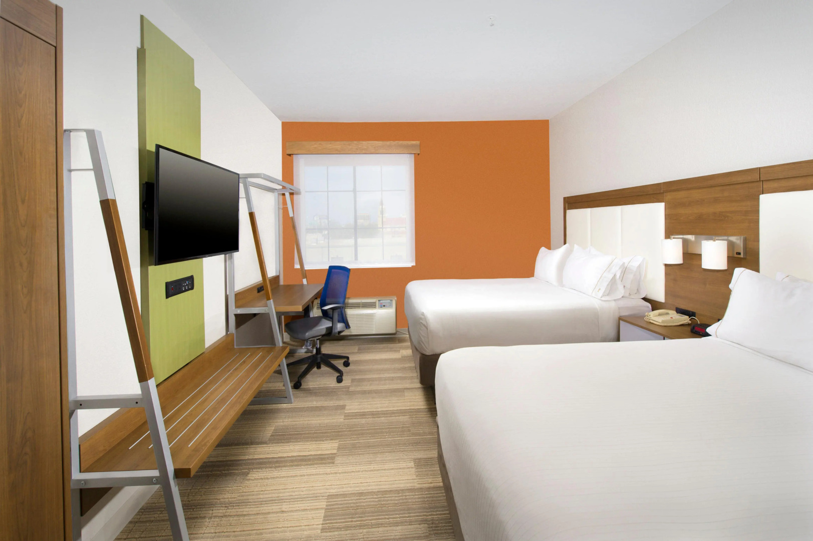 Holiday Inn Express & Suites San Antonio-Dtwn Market Area by IHG