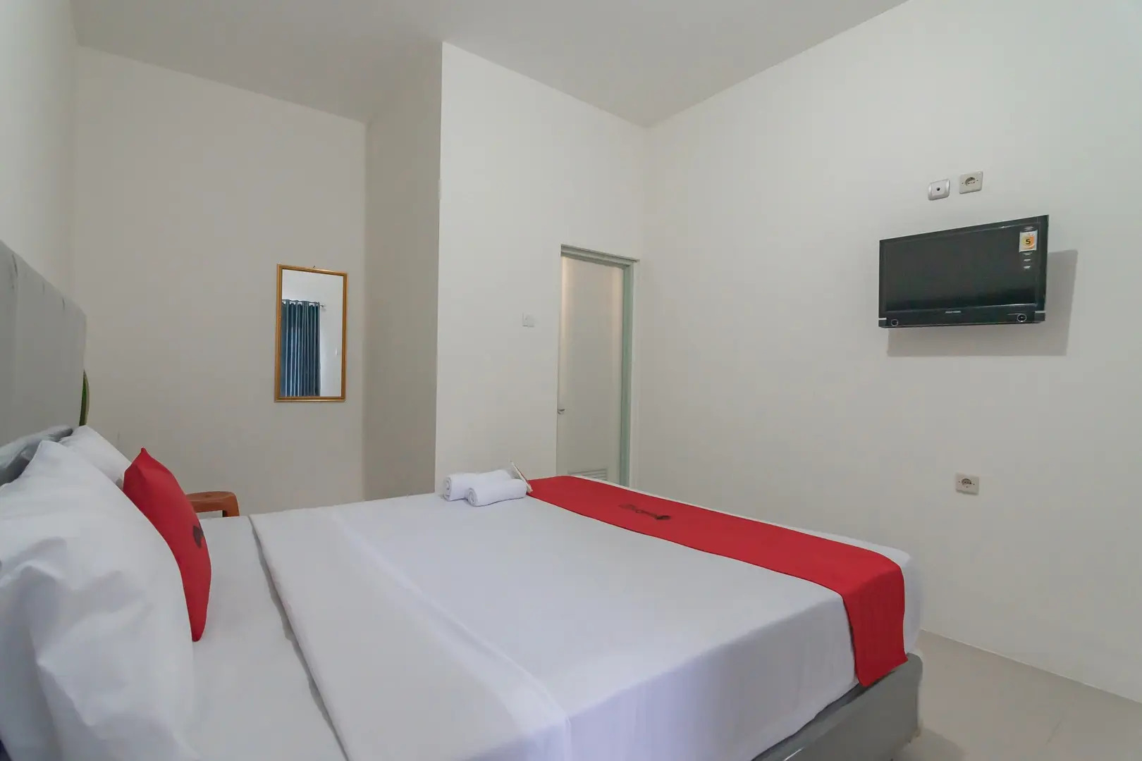 RedDoorz near Happy Farm Ciwidey