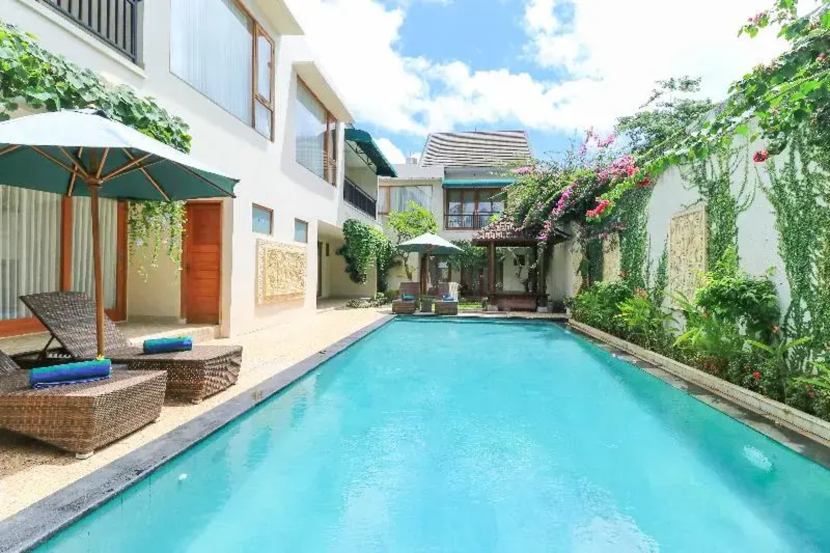 Royal Majesty Villas Jimbaran by ZUZU