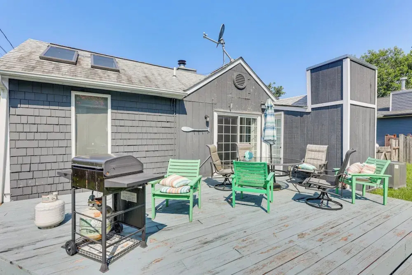 Fish, Swim & Boat: Colonial Beach Bungalow