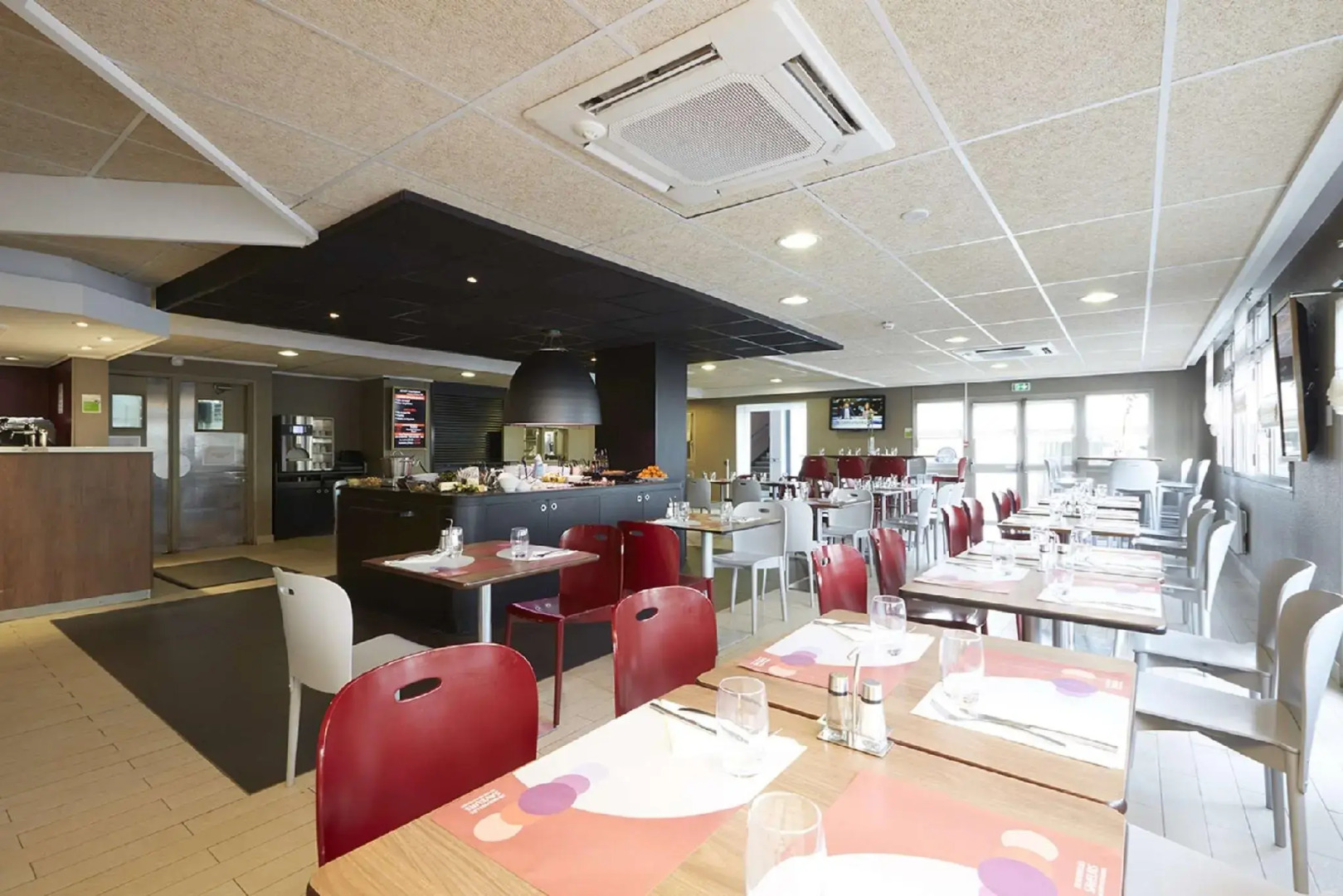 Kyriad Le Blanc Mesnil