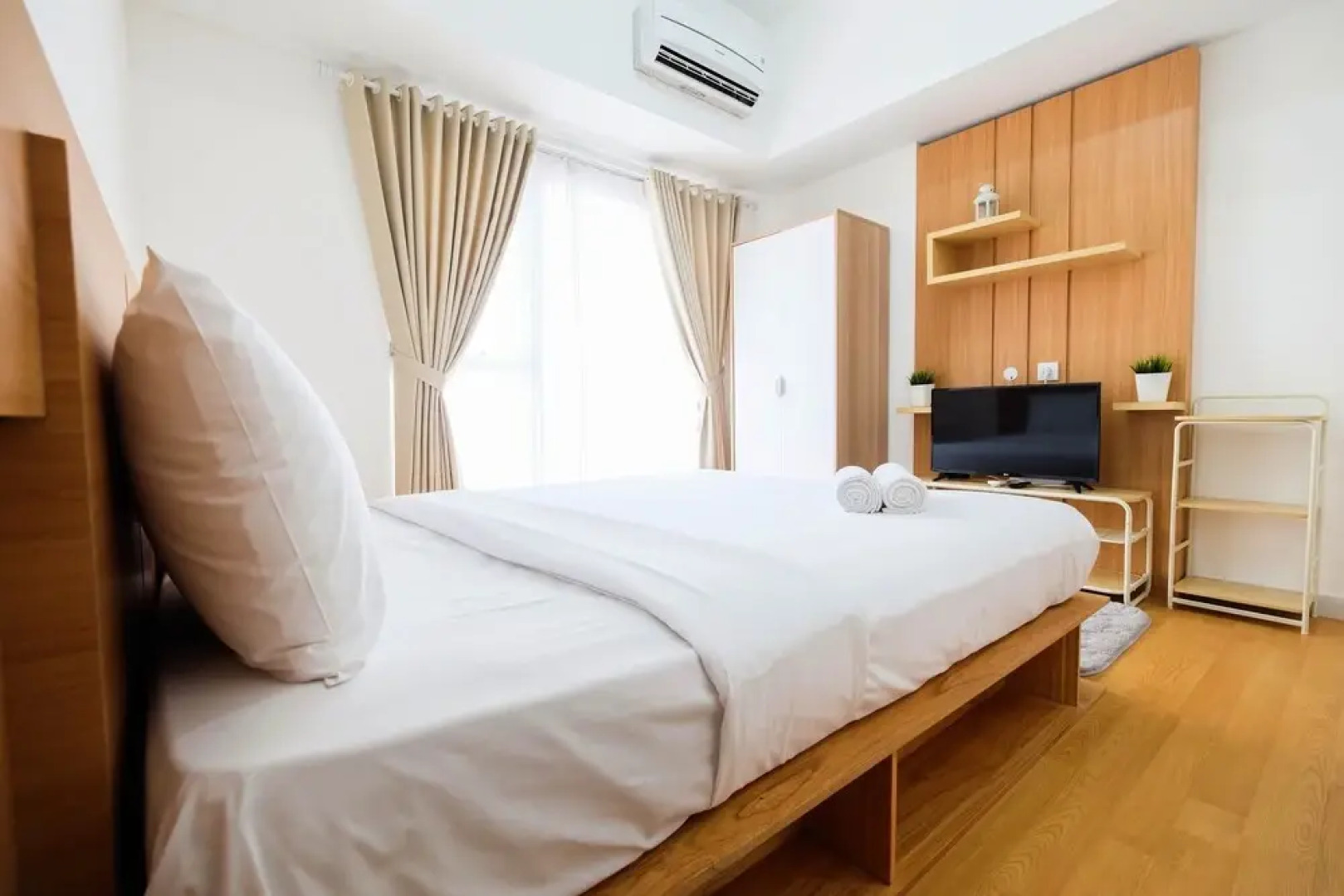 Minimalist Studio at Casa De Parco Apt