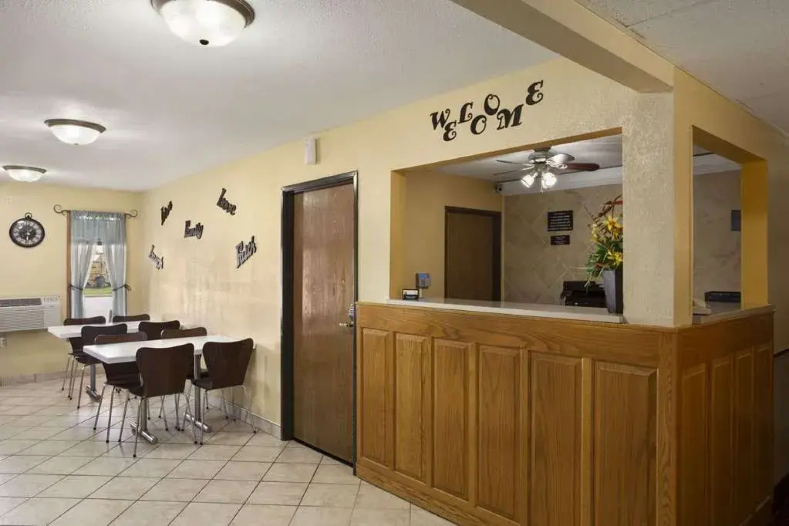 Super 8 By Wyndham Mattoon