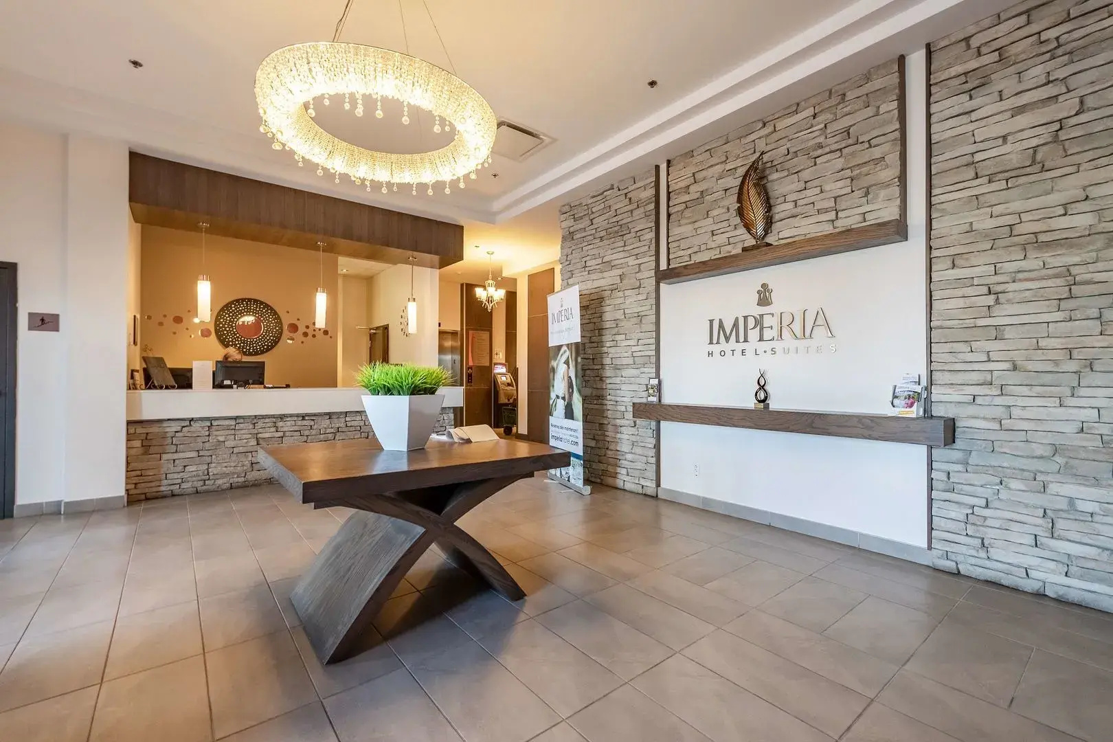 Imperia Hotel & Suites Terrebonne