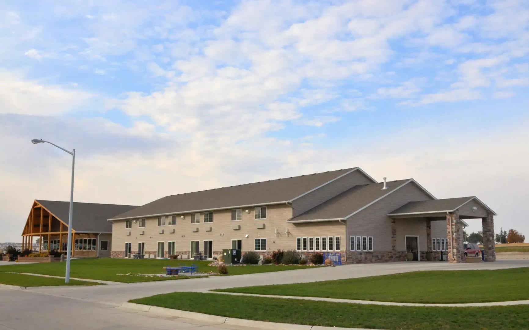 Cobblestone Inn and Suites - Lake View
