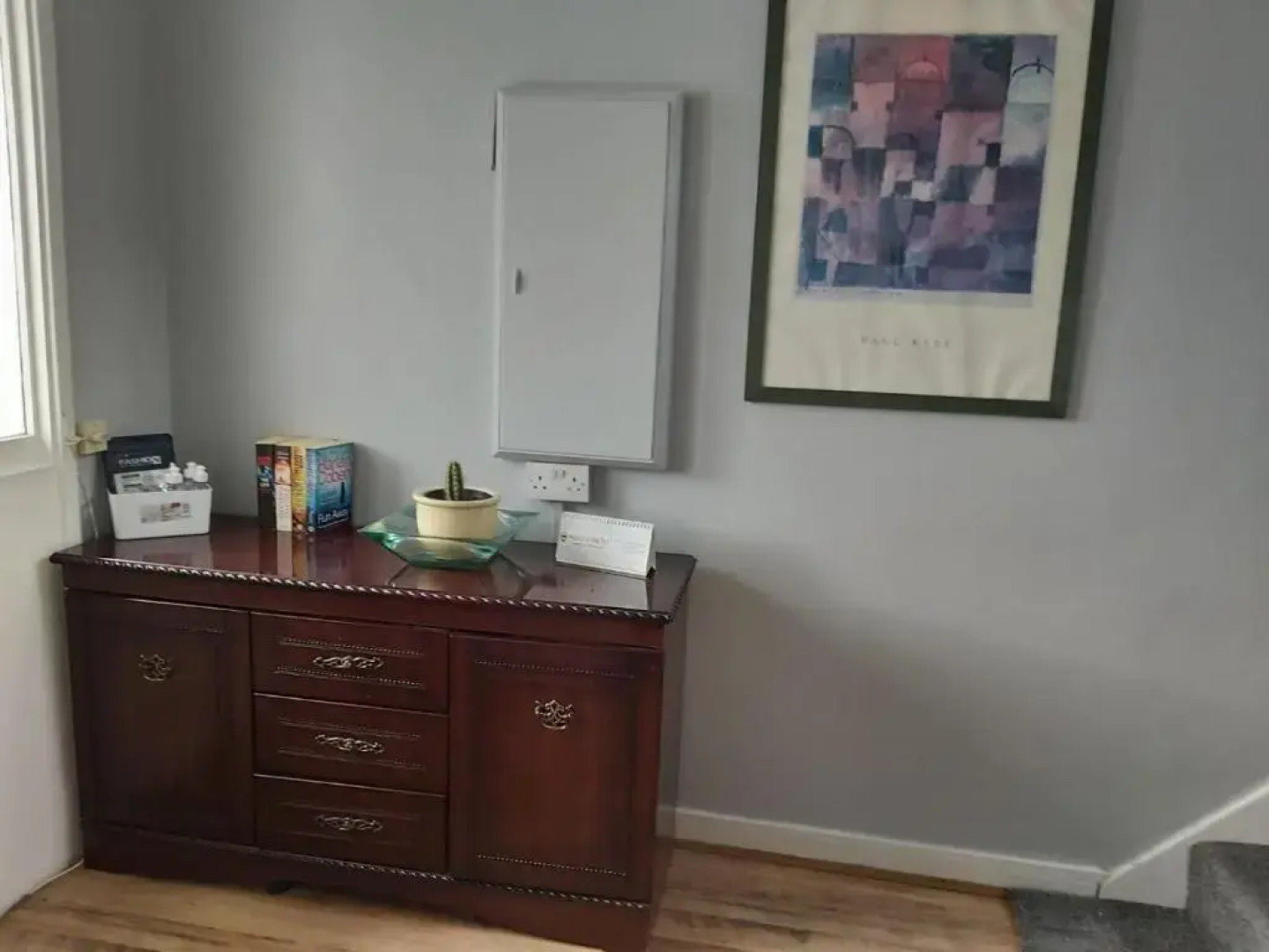 Eddiwick House - Huku Kwetu Dunstable -Spacious 3 Bedroom House- Sleeps 6 - Suitable & Affordable Group Accommodation - Business Travellers